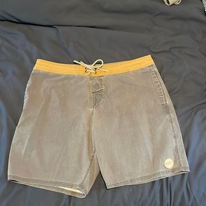 O'Neill Men's Staple Cruzer 36 navy and gold